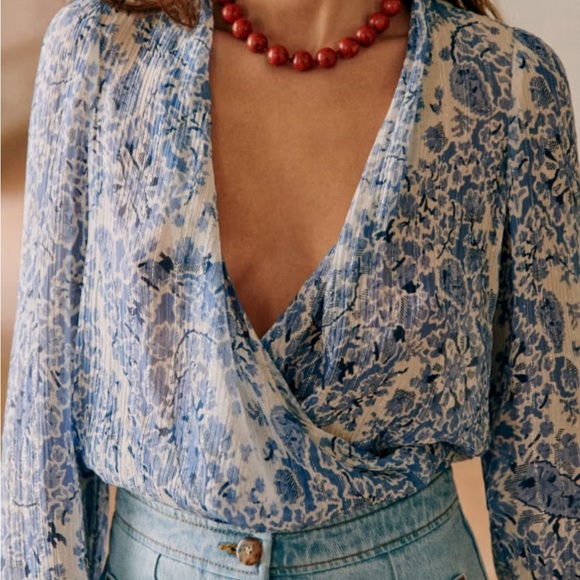 Sezane Abelia Foral Blue Wrap Top in Alacazar - Picture 4 of 8